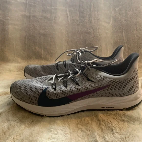Nike Quest Running Shoes - Picture 3 of 7